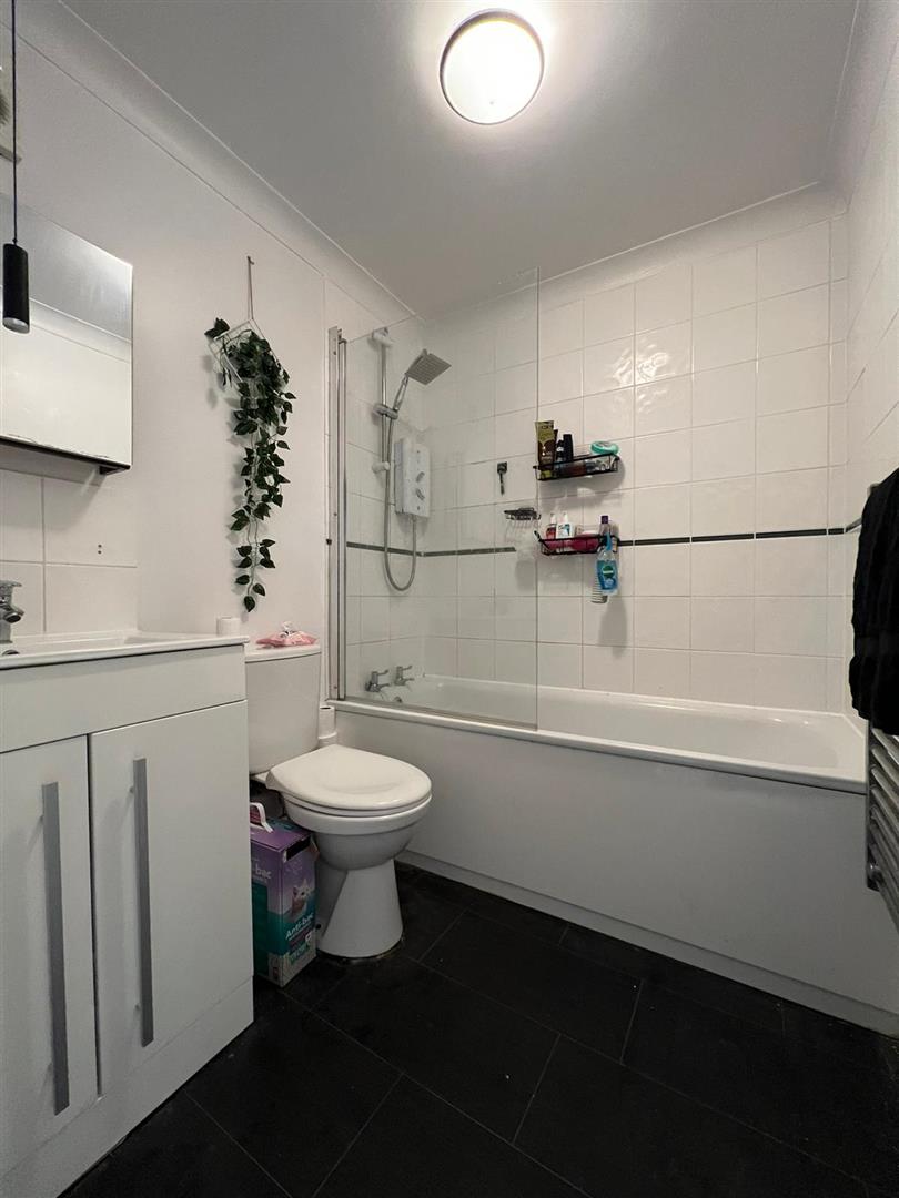 Property Details for Langney Road Eastbourne BN22 8AJ Town Property